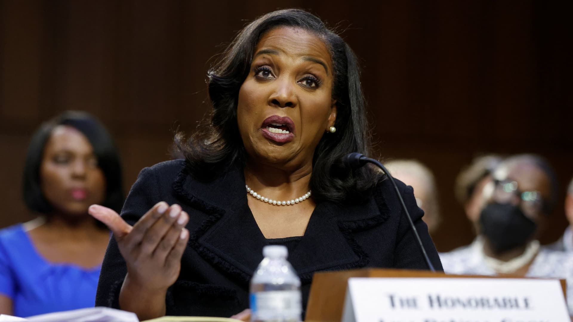 GOP senators not rushing Fed board replacement